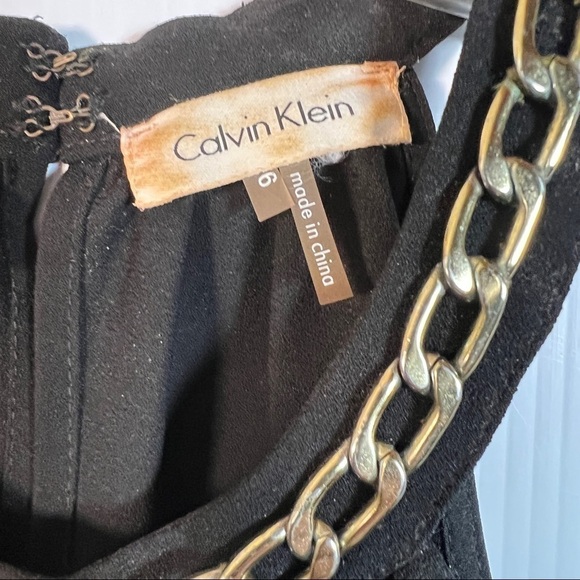 CALVIN KLEIN Black w/Gold chain detail Halter Dress. Size 6. Hook & Eye close - Picture 5 of 9
